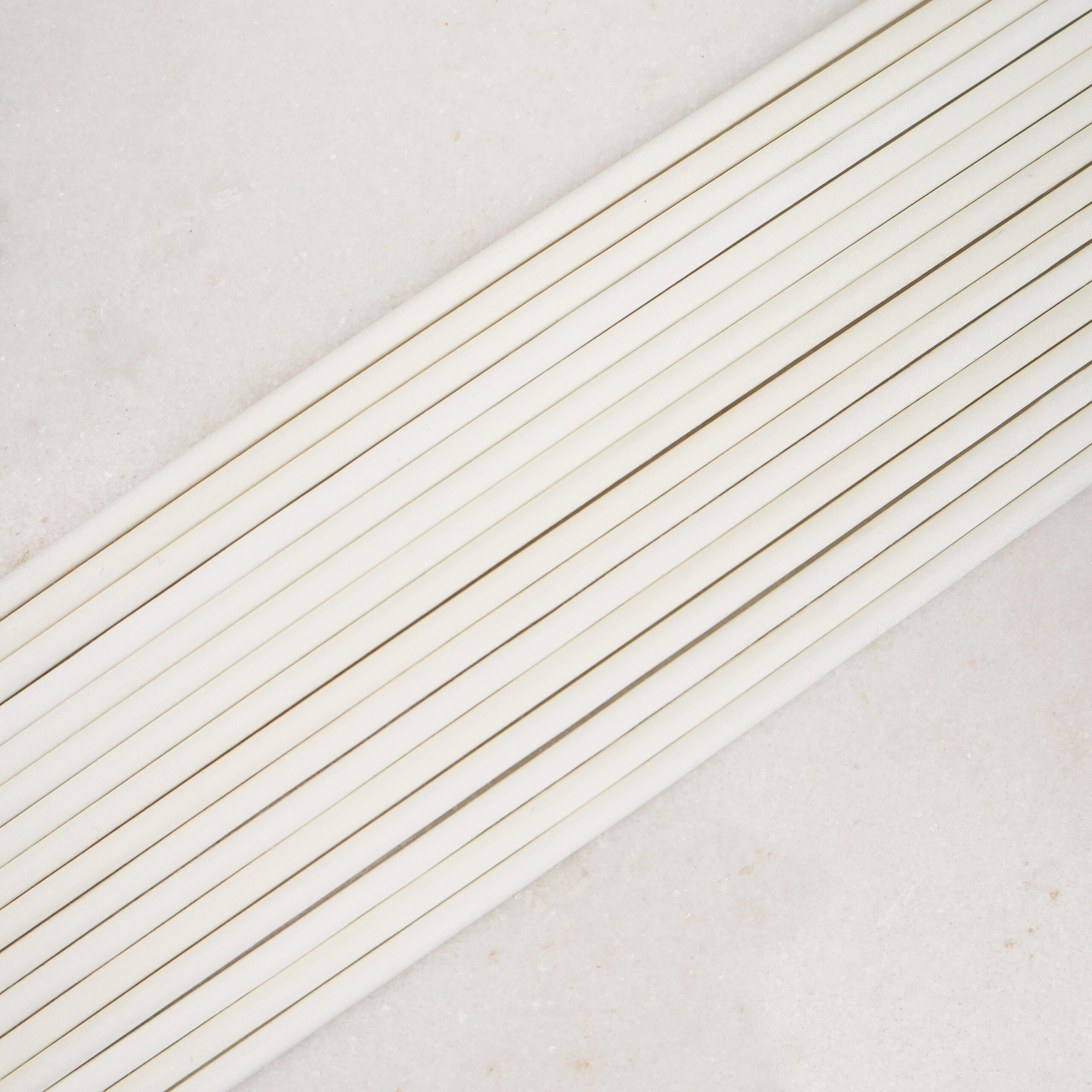 Weiße Stäbchen für Diffusoren - 240 mm x Ø 4 mm