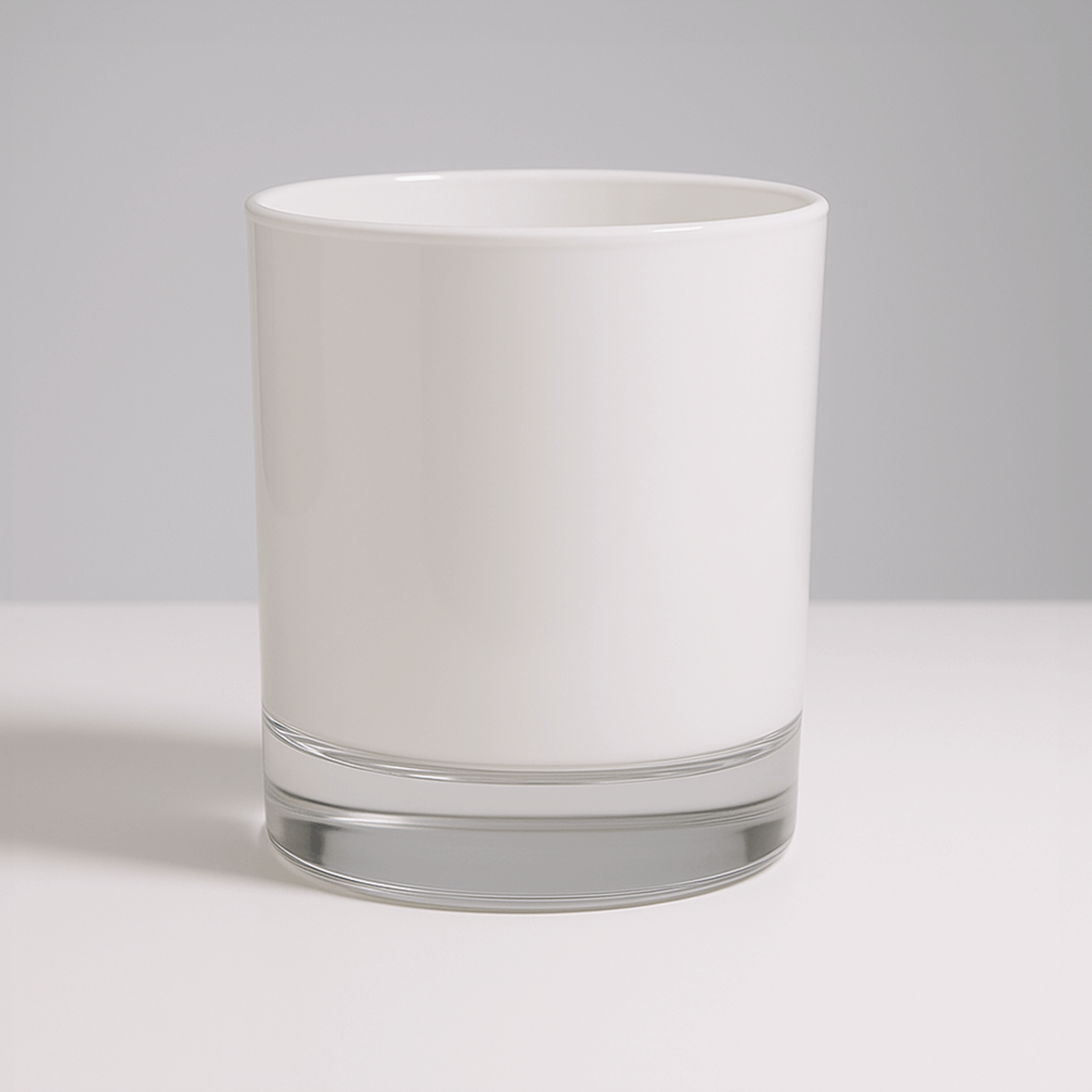 Glänzendes weißes Glas